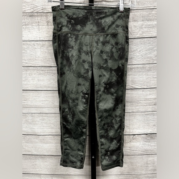 Athleta Pants - 𝅺ATHLETA Chaturanga High Rise Cloud Capri Leggings